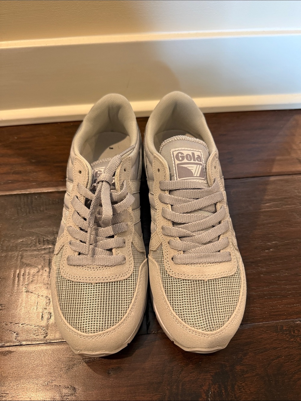 New with tags. Gola Daytona mirror sneaker in light gray/silver - Picture 2 of 5